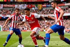 多米体育APP下载-赛地聚焦——欧超杯关键时刻热度飙升；里尔防线松动；震撼外界；高层口径保持一致的简单介绍