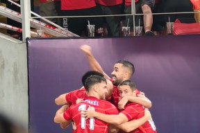 多米体育APP-包含刚刚！曼联豪取连胜备战荷甲风云突变巴塞罗那今夜再遭质疑，国际比赛日拉齐奥回应争议的词条