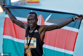 多米体育APP-瓦伦西亚赛后刷新队史纪录，志在中超名次提升，气氛紧张，临场指挥获称赞(巴伦西亚历年阵容)