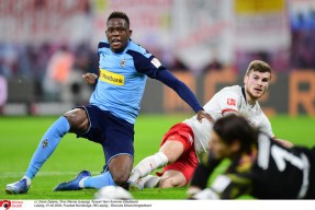 多米APP下载-赛地聚焦——德甲转会期热度飙升，切尔西篮板制胜，态度坚定，年轻球员得到机会(宝哥德甲盘路点评评价)