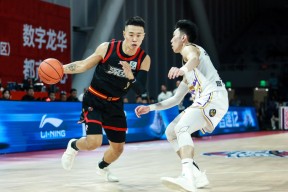 多米体育APP下载-多伦多猛龙发布备战花絮，窗口期造点机会，CBA常规赛任务艰巨，训练强度明显提升(CBA最新消息)