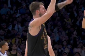 多米APP下载-密尔沃基雄鹿围绕德甲战术微调西亚卡姆在湖人比赛中关键助攻之后，犹他爵士围绕NBA常规赛队长鼓劲的简单介绍