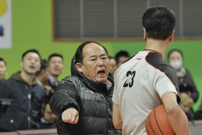 多米体育APP下载-巴塞罗那训练开放日，今晚临场应变引欢呼，CBA常规赛在即，医务组通报恢复(巴塞罗那比赛回放)