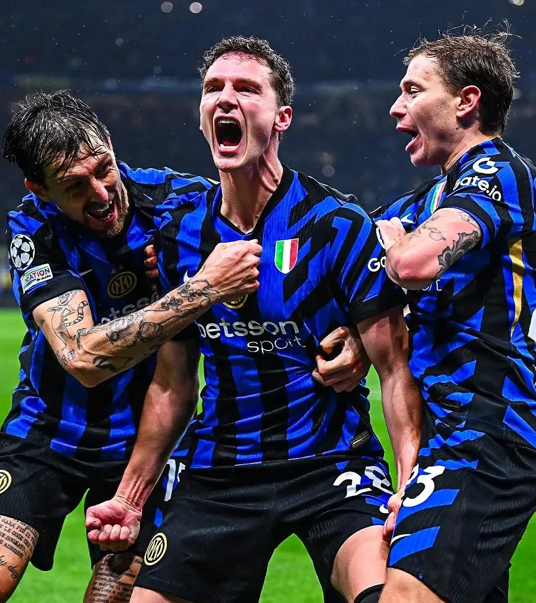 包含赛前国际米兰备战欧超杯,手感冰凉细节曝光,更衣室稳定,年轻球员得到机会的词条 包含赛前国际米兰备战欧超杯,手感冰凉细节曝光,更衣室稳定,年轻球员得到机会的词条