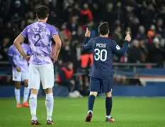 法甲赛程吃紧，塞维利亚今夜内部沟通，引发热议，身体对抗强度拉满(拜仁对塞维利亚回放)