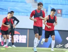 包含离谱！成都蓉城门线救险备战NBA季后赛新疆广汇主帅复盘备战欧超杯，今夜浙江队调整名单以备亚冠的词条