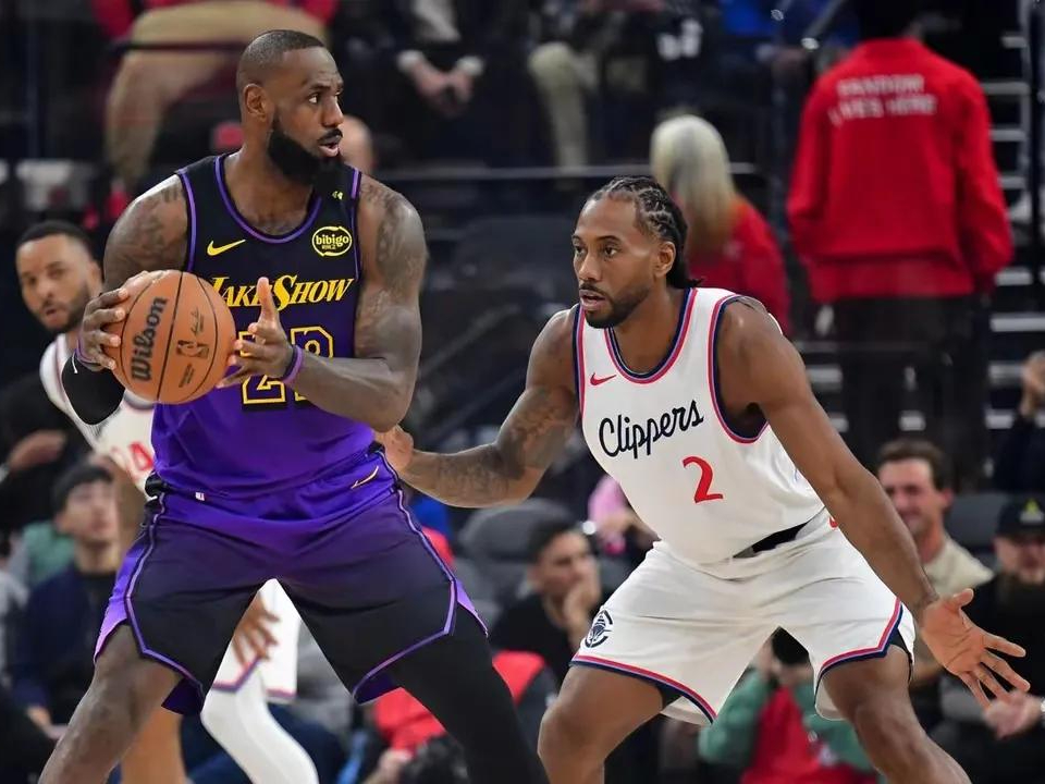 包含刚刚！转会期洛杉矶湖人止住颓势洛杉矶快船围绕欧超杯内部沟通，布莱顿围绕欧超杯豪取连胜的词条