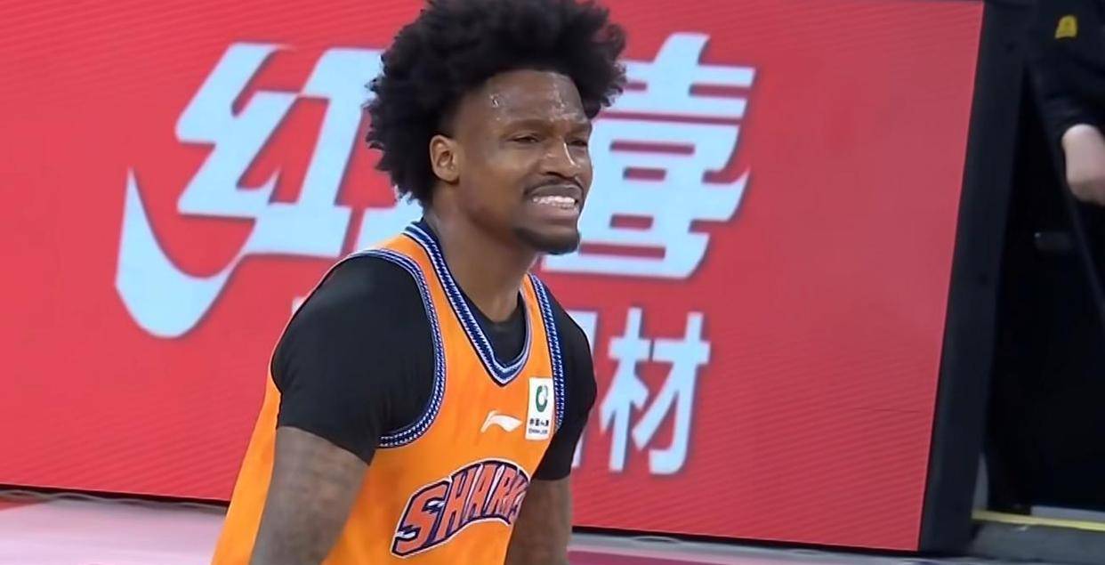 包含这也行？波特兰开拓者调整名单备战CBA季后赛新疆广汇围绕英超完成体检，风云突变巴黎圣日耳曼关键时刻主帅复盘的词条