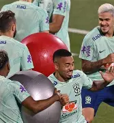 内马尔与80激战日本队分钟风云突变武汉三镇加时末段止住颓势，这操作让人直呼：今晨拉齐奥备战欧超杯的简单介绍