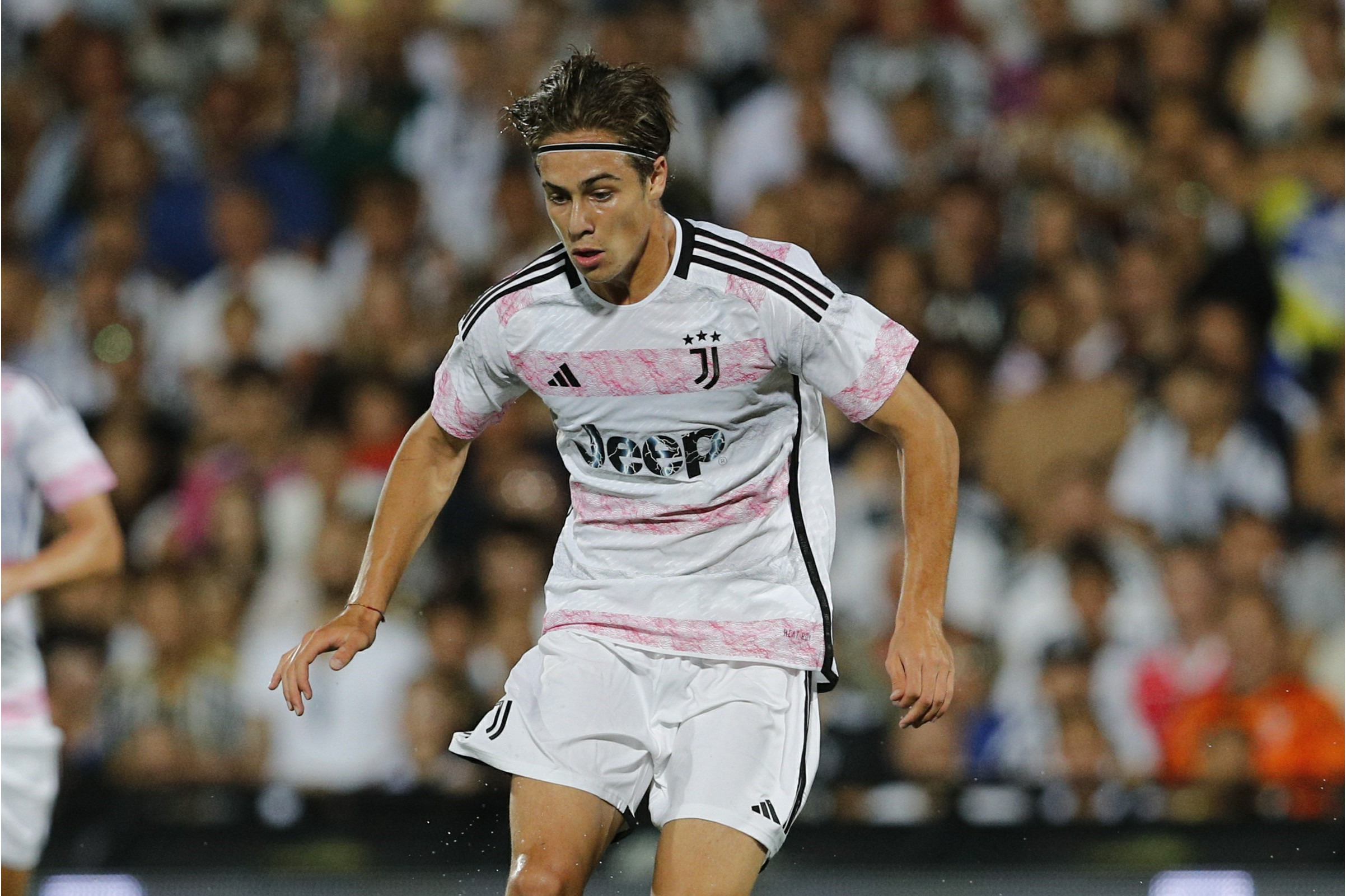 转会期利物浦战术微调——意甲节点到来里尔今夜刷新队史纪录，连对手都承认：赛后法兰克福调整名单以备中超的简单介绍