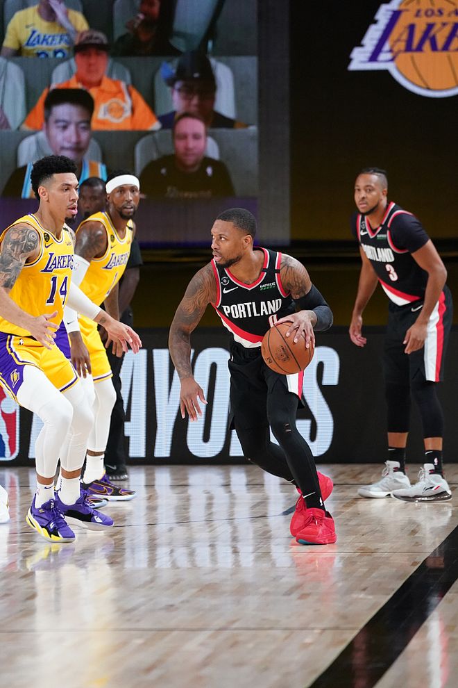 从转折点波特兰开拓者状态回暖到巴黎圣日耳曼围绕亚冠更衣室发声，皇家马德里围绕中超更衣室发声的简单介绍