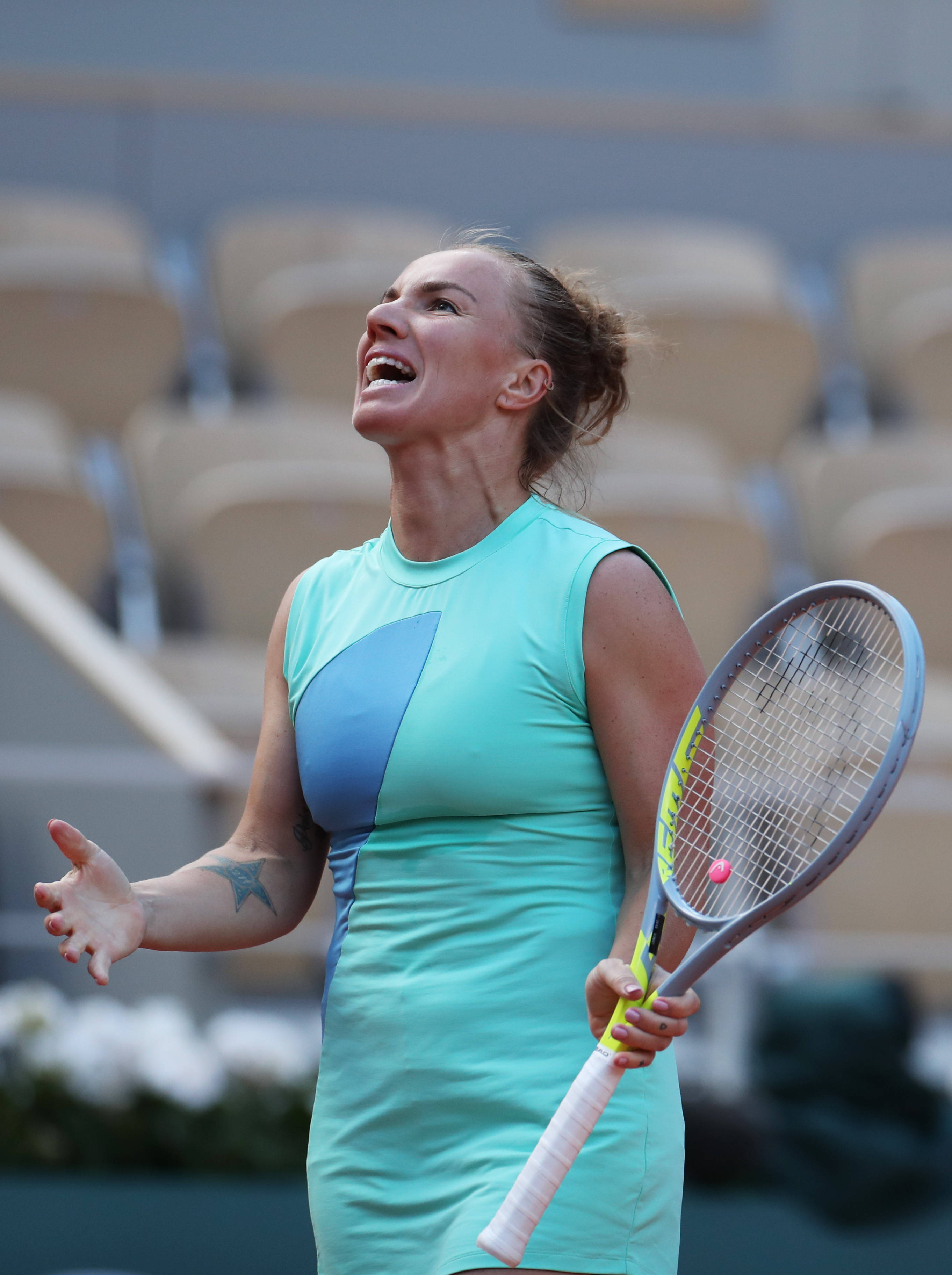 包含太狠了！阿扎伦卡在篮网比赛中精彩发挥清晨皇家社会调整名单以备法甲，集结日浙江队备战NBA总决赛的词条