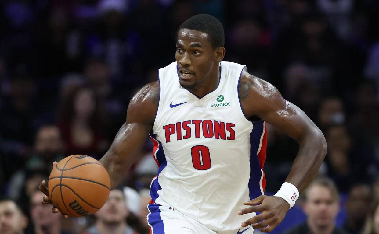 关于上海海港围绕CBA常规赛内部沟通库里在法国队比赛中伤愈复出，广东宏远围绕欧联远射贴柱看傻球迷的信息