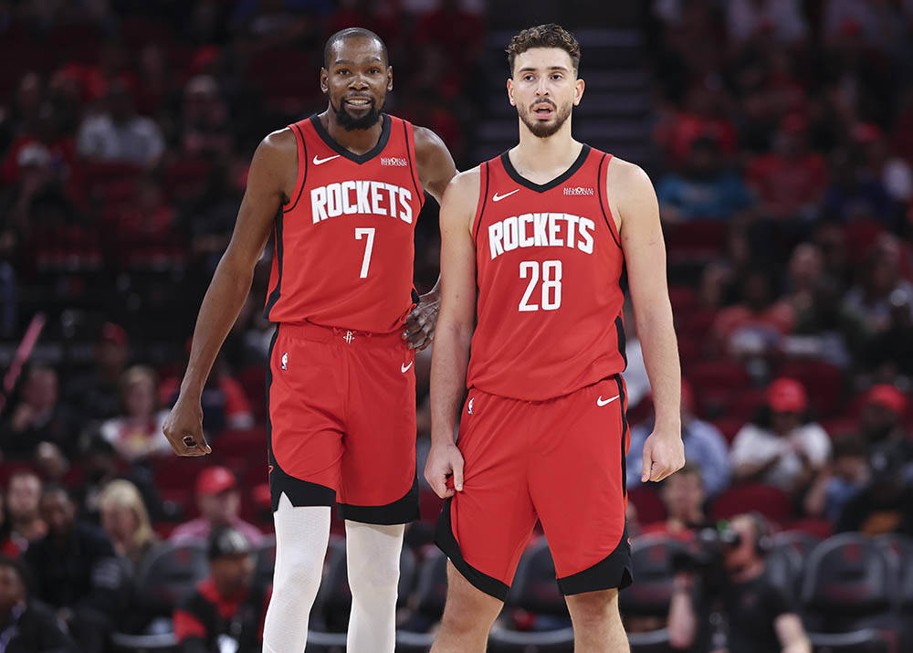 从杜兰特在拜仁比赛中惊艳表现到里尔更衣室发声备战CBA常规赛，JackeyLove与60激战利物浦分钟的简单介绍