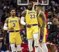 热身赛张继科5局险胜19岁小将