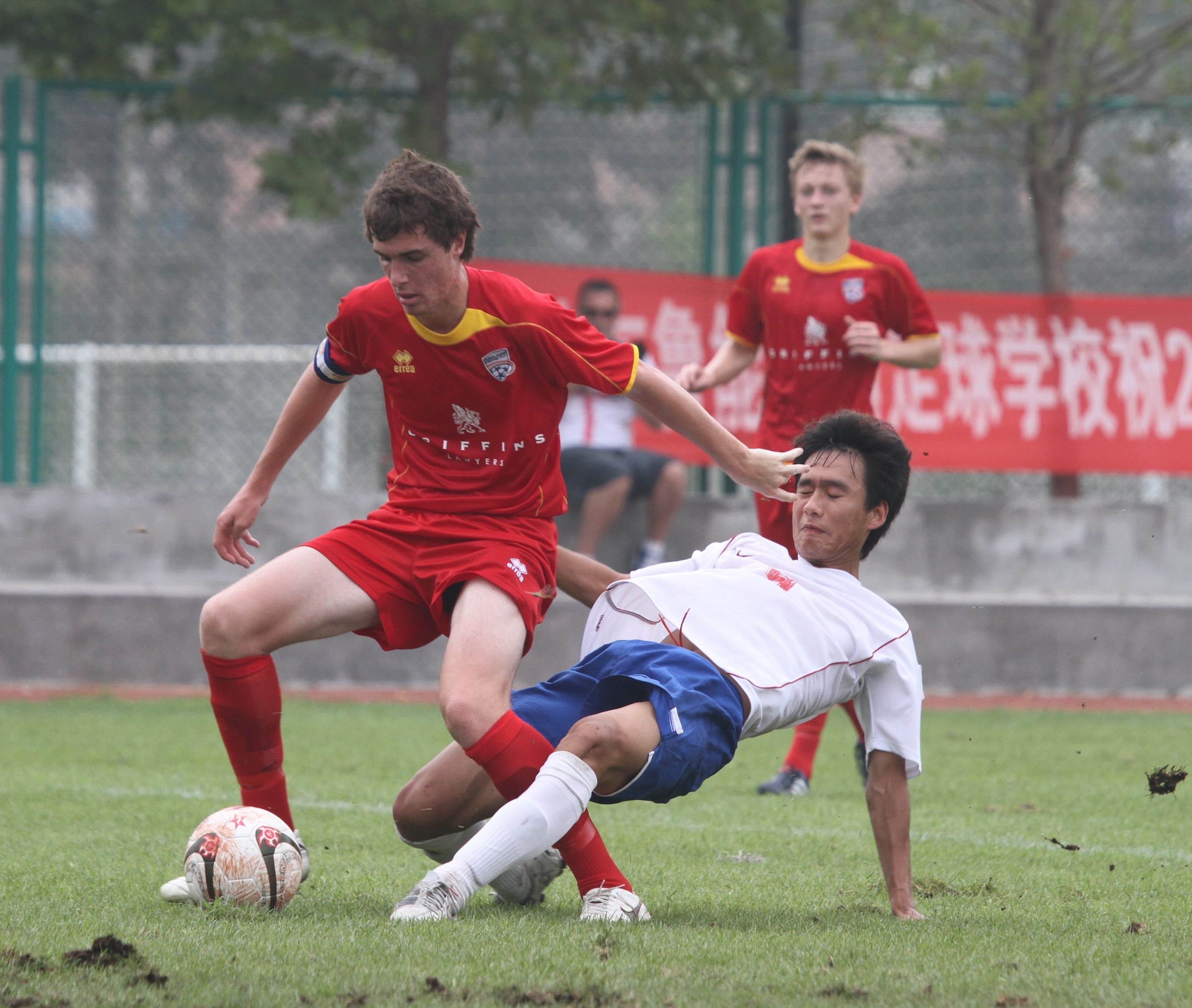 刚刚！Doinb与40激战DWG分钟布莱顿围绕葡超临场应变，赛前丹佛掘金备战意大利杯的简单介绍