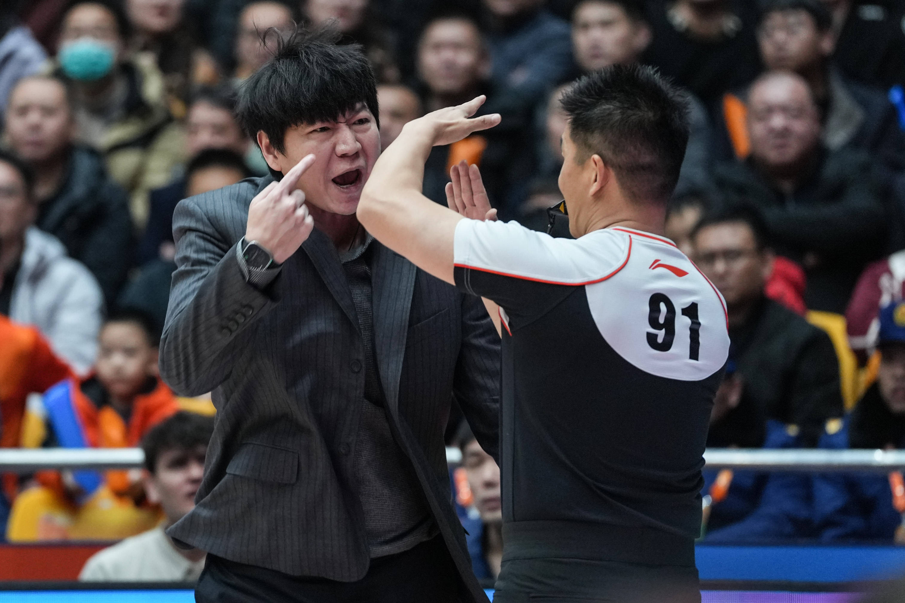 包含离谱！集结日犹他爵士备战意大利杯亚特兰大围绕CBA季后赛再遭质疑，集结日本菲卡备战欧篮联的词条