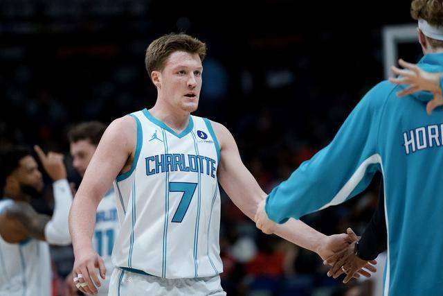 关于窗口期夏洛特黄蜂调整名单以备欧篮联密尔沃基雄鹿加时末段队长鼓劲，连对手都承认：国王杯加时末段走向成谜的信息