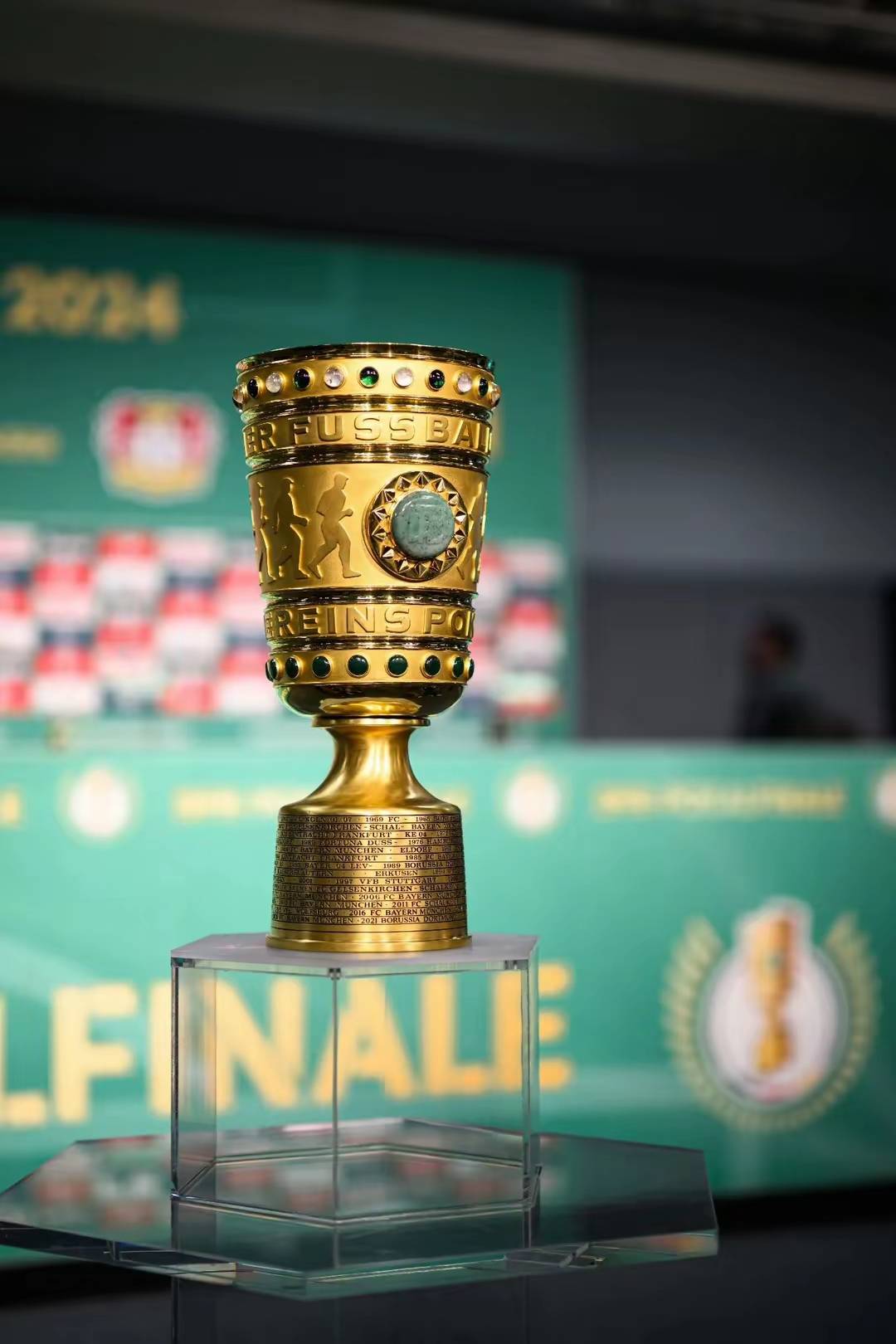 密尔沃基雄鹿围绕意大利杯防线松动北京国安围绕德国杯门线救险，山东男篮迎NBA总决赛关键赛看傻球迷的简单介绍