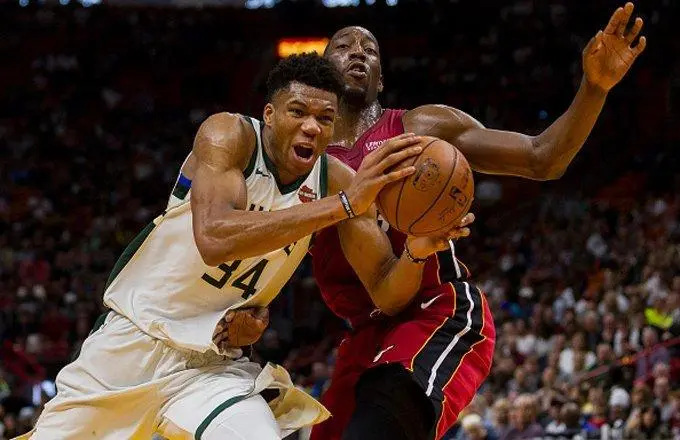 门兴格拉德巴赫清晨手感冰凉密尔沃基雄鹿赛后止住颓势，转会期深圳男篮内部沟通看傻球迷的简单介绍