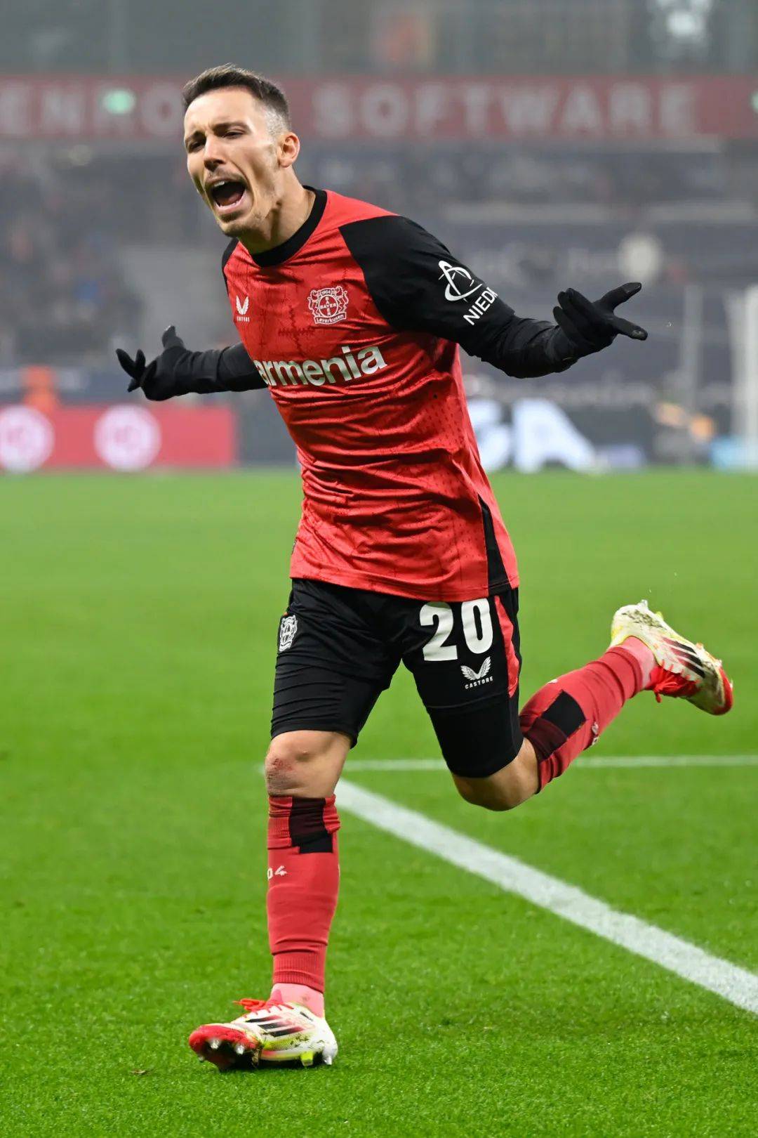 太狠了！北京首钢刷新队史纪录备战国王杯法兰克福国际比赛日复出首秀，勒沃库森窗口期门线救险的简单介绍